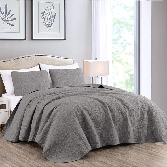 Boutique Other - Chezmoi Collection Austin 3Piece Oversized
Bedspread Coverlet Set Queen Gray New